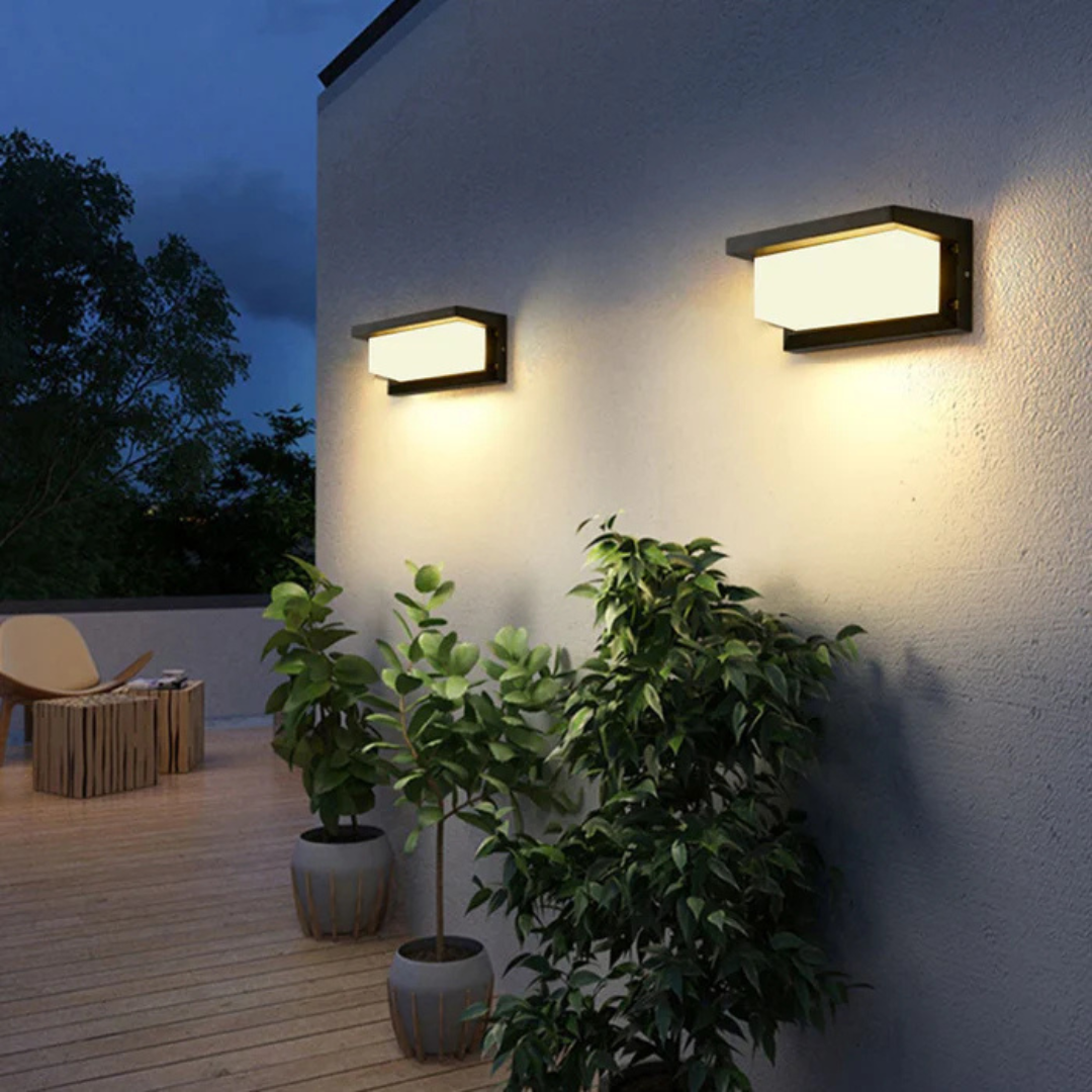 LED Außenwandleuchte mit Bewegungsmelder IP65, schwarz & sicher