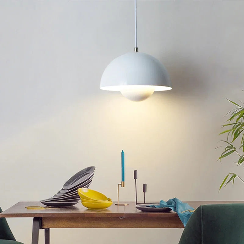 FjordLight: Pendelleuchte mit moderner Klarheit und warmem Licht