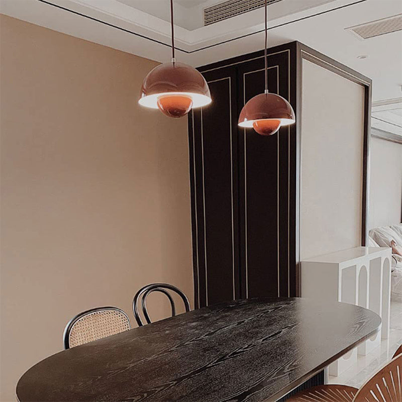 GlowOrb: Schwebende Pendelleuchte im eleganten Kugel-Design