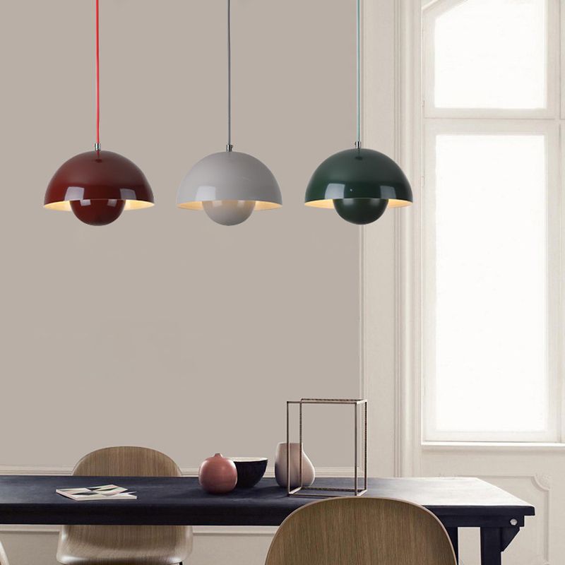 GlowOrb: Schwebende Pendelleuchte im eleganten Kugel-Design