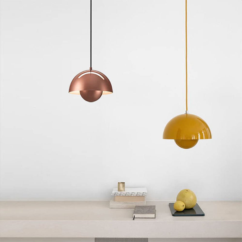 GlowOrb: Schwebende Pendelleuchte im eleganten Kugel-Design