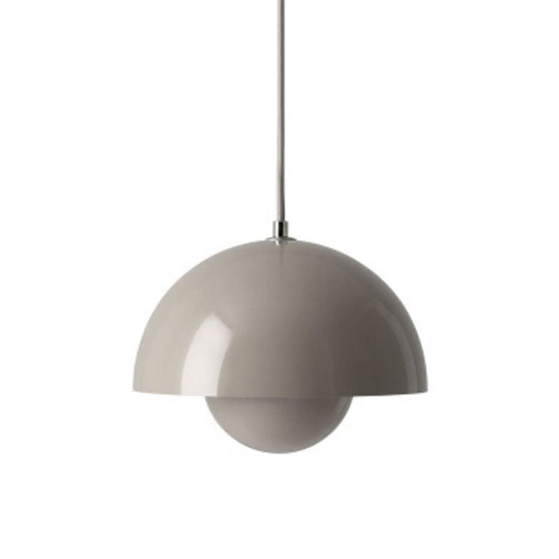 GlowOrb: Schwebende Pendelleuchte im eleganten Kugel-Design