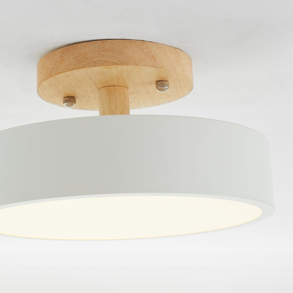 LumenWood: Moderne LED-Deckenleuchte mit natürlichem Holzrahmen