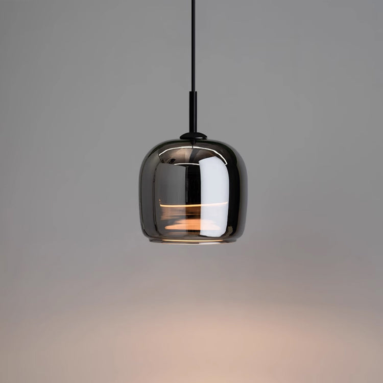 OnyxSchein: Pendelleuchte mit edlem Glas für zeitlose Eleganz
