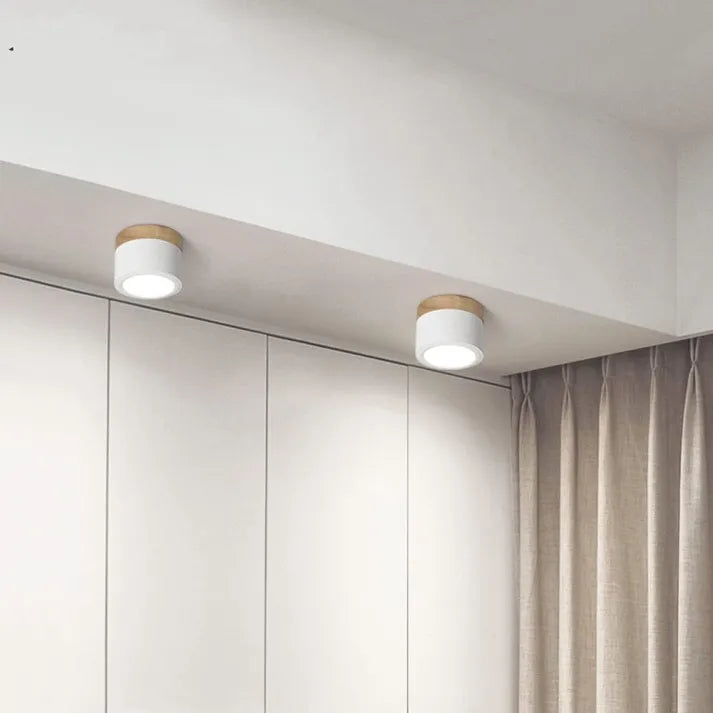 ZentroLicht: Minimalistische LED-Deckenleuchte im Zylinder-Design