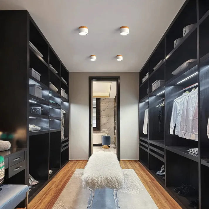 ZentroLicht: Minimalistische LED-Deckenleuchte im Zylinder-Design