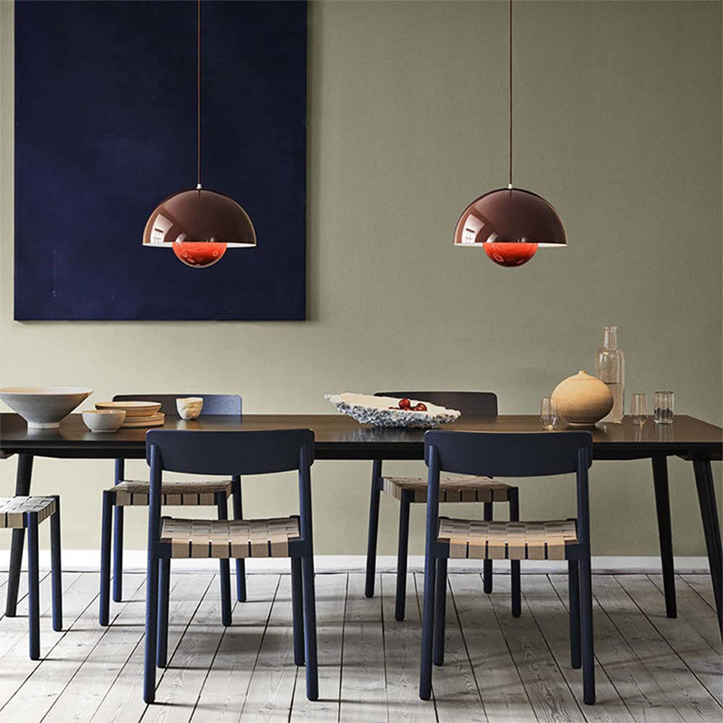 GlowOrb: Schwebende Pendelleuchte im eleganten Kugel-Design